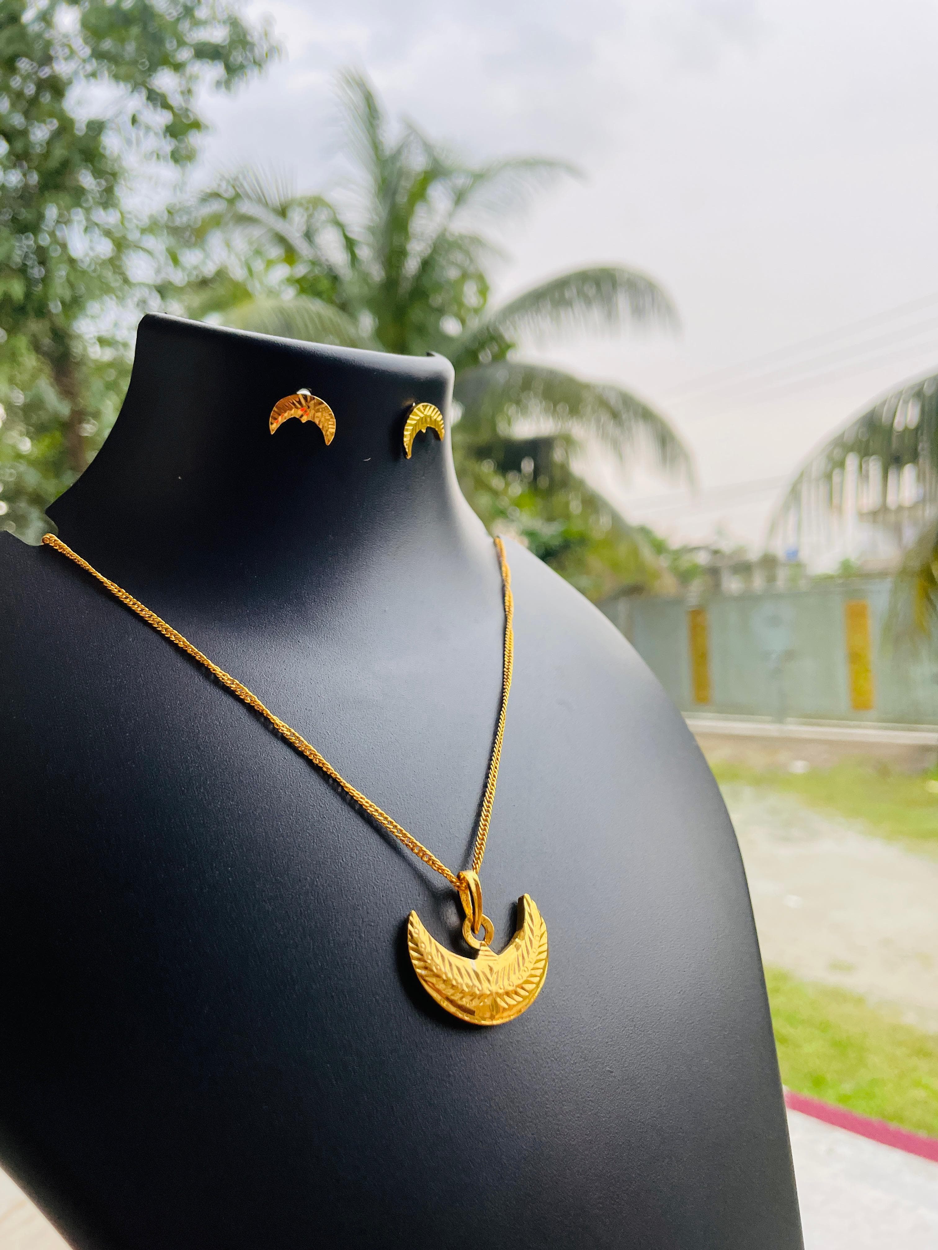 Thuria Earrings